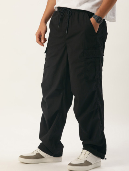 Men Black Parachute Fit Pure Cotton Cargos Trousers